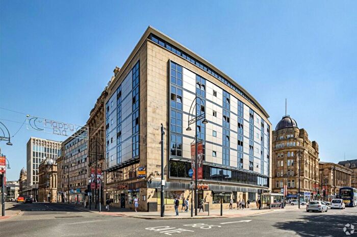 2 Bedroom Apartment To Rent In Landmark House, Broadway, Bradford, West Yorkshire, BD1