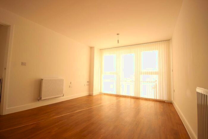 2 Bedroom Flat To Rent In Brunel House, Chancellor Way, Dagenham, RM8