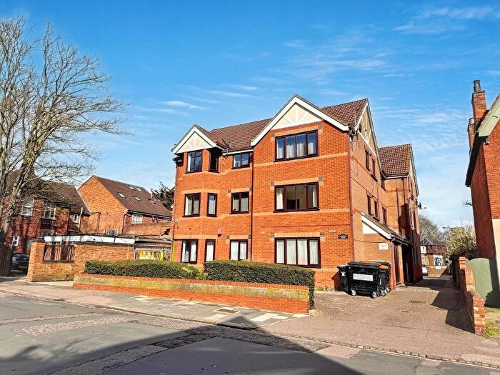 1 Bedroom Flat For Sale In Conduit Road, Bedford, MK40