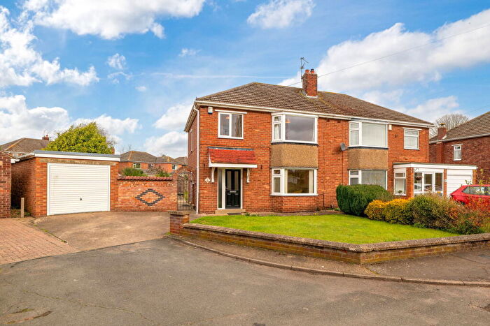 3 Bedroom Semi Detached House For Sale In Scarle Close, Lincoln, LN6