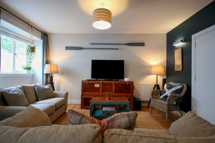 2 Bedroom Flat To Rent In Dewar Place Lane, Edinburgh, EH3