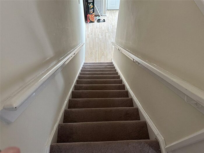 3 Bedroom End Of Terrace House For Sale In Canberra Way, Birmingham, West Midlands, B12