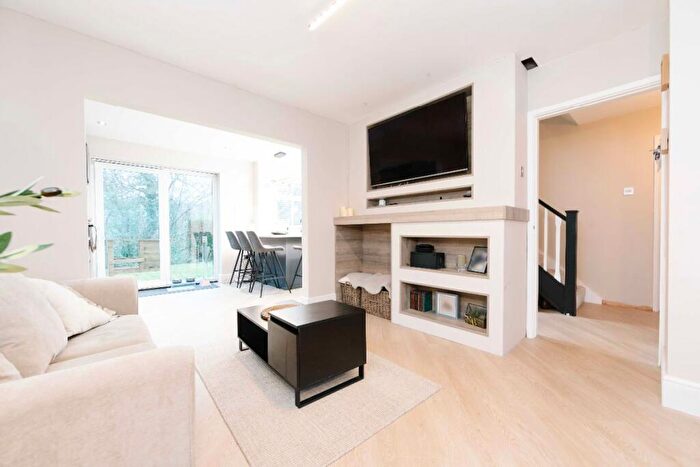 3 Bedroom Detached House For Sale In Heol Nant Caiach, Treharris, CF46