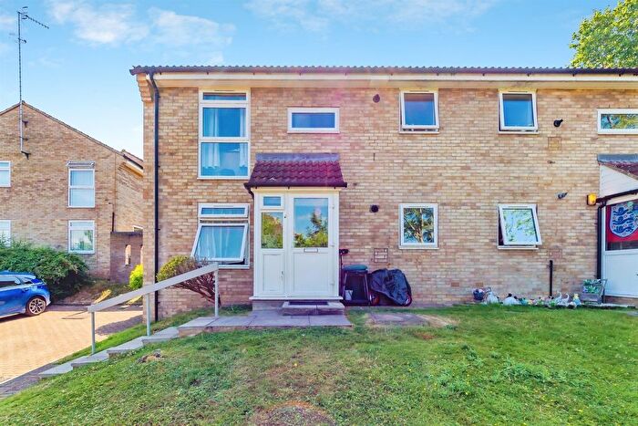 2 Bedroom Maisonette For Sale In Welland Road, Tonbridge, TN10
