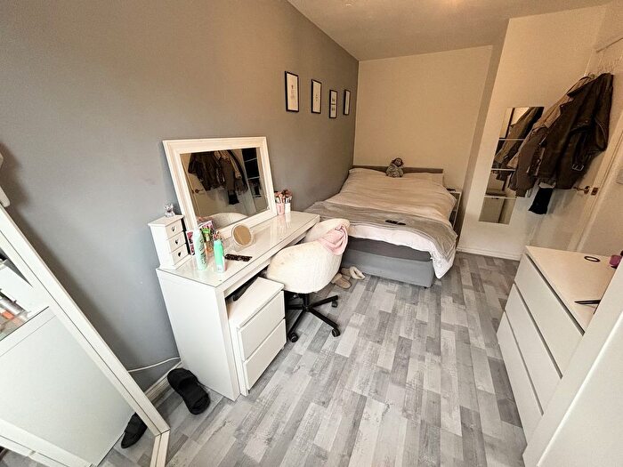3 Bedroom End Of Terrace House For Sale In New Bridge Road, Glen Parva, Leicester, Leicestershire., LE2