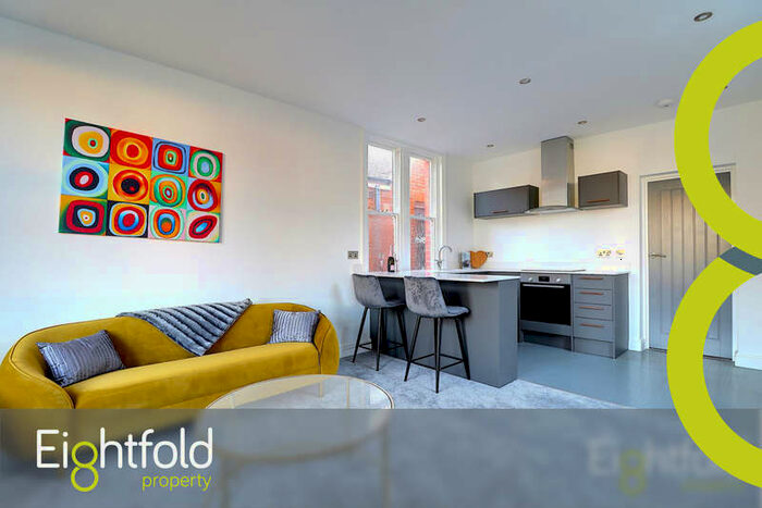 2 Bedroom Flat To Rent In Pembroke Crescent, Hove, BN3