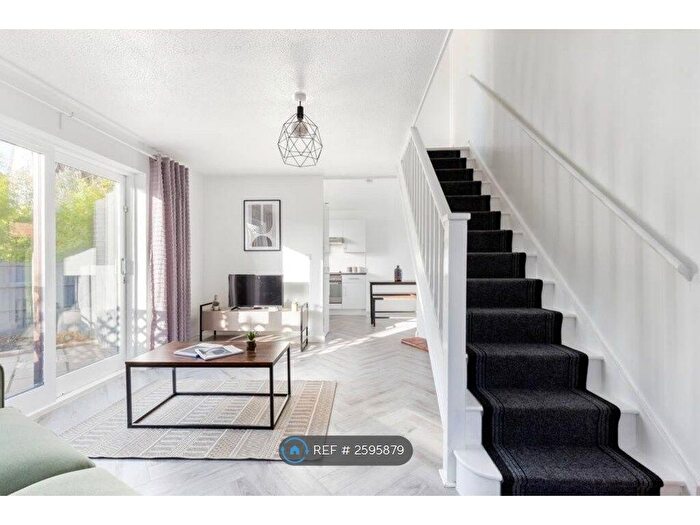 2 Bedroom Terraced House To Rent In Howland Way, London, SE16