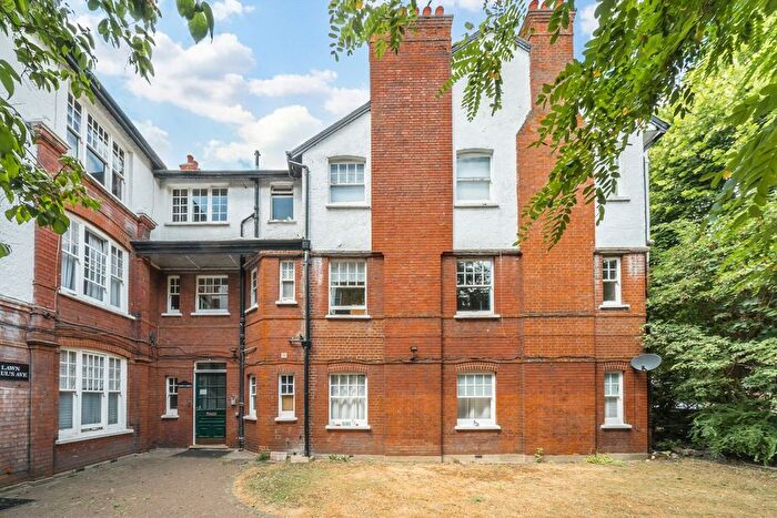 3 Bedroom Flat For Sale In Adys Lawn, Willesden Green, NW2