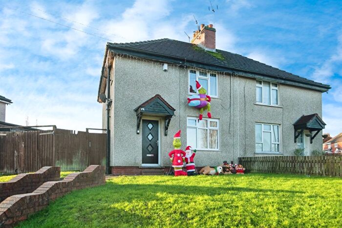 3 Bedroom Semi-Detached House For Sale In Ivy Road, Dudley, DY1