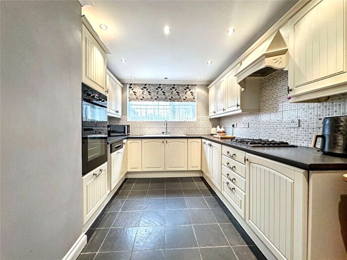 5 Bedroom End Of Terrace House For Sale In Wakeley Road, Rainham, Gillingham, Kent, ME8