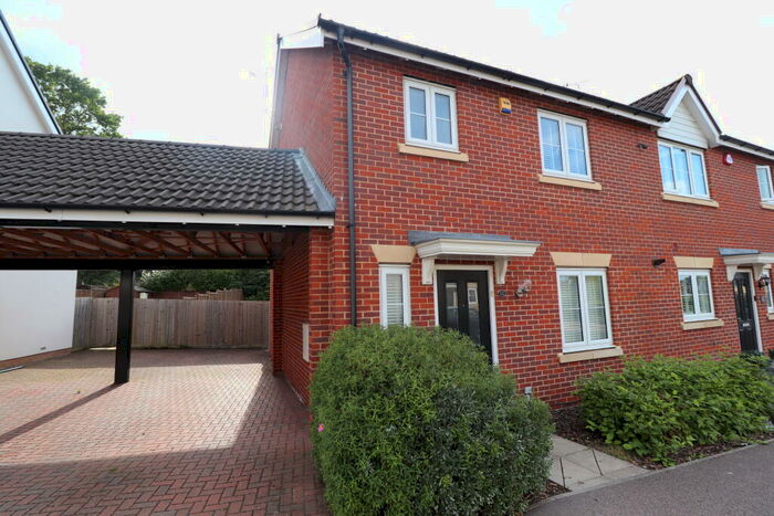 3 Bedroom House To Rent In Rosen Crescent, CM13