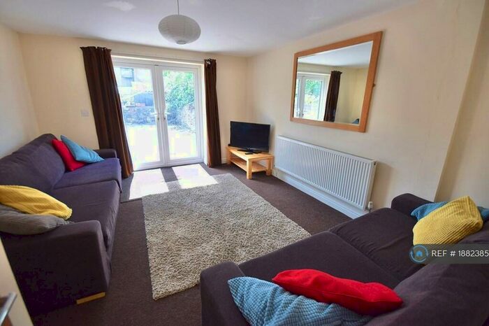 9 Bedroom Terraced House To Rent In Wyeverne Road, Cardiff, CF24