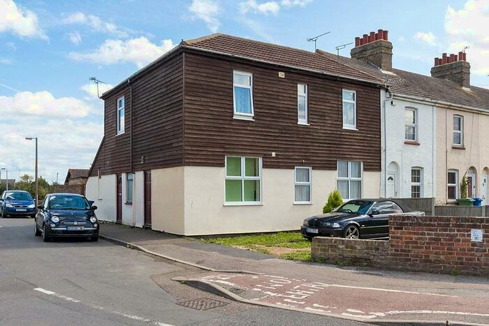 1 Bedroom Apartment To Rent In Grovehurst Road, Sittingbourne, Kent, ME10