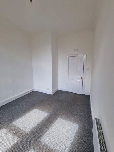 2 Bedroom Flat To Rent In Skipness Drive, Linthouse, Glasgow, G51