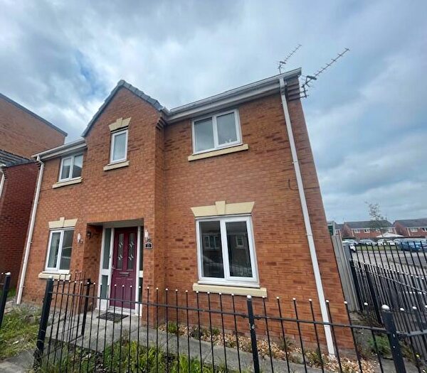 3 Bedroom Detached House To Rent In Addenbrook Drive, L24