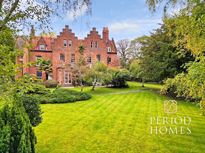 2 Bedroom Apartment For Sale In Abbey Fields, East Hanningfield, CM3