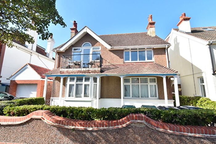 3 Bedroom Flat To Rent In Langdale Gardens, Hove, BN3