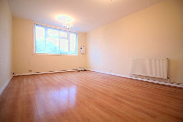 2 Bedroom Flat To Rent In Regina Road, Southall, UB2