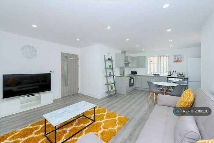 2 Bedroom Flat To Rent In Westdale Lane, Nottingham, NG4