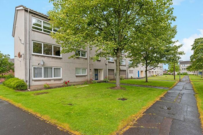 3 Bedroom Flat To Rent In North British Road, Uddingston, G71