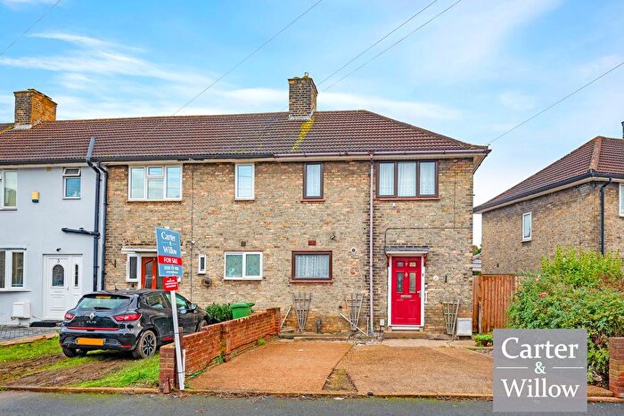 3 Bedroom End Terrace House For Sale In Valence Circus, Dagenham, RM8