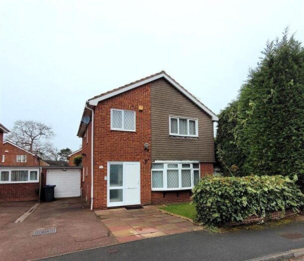 4 Bedroom Link Detached House To Rent In Tysoe Drive, Sutton Coldfield, West Midlands, B76