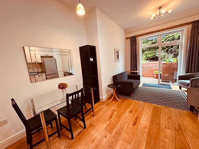 3 Bedroom Flat To Rent In Whitehall Park, London, N19