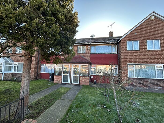 3 Bedroom End Of Terrace House To Rent In Beaumont Drive, Gravesend, DA11