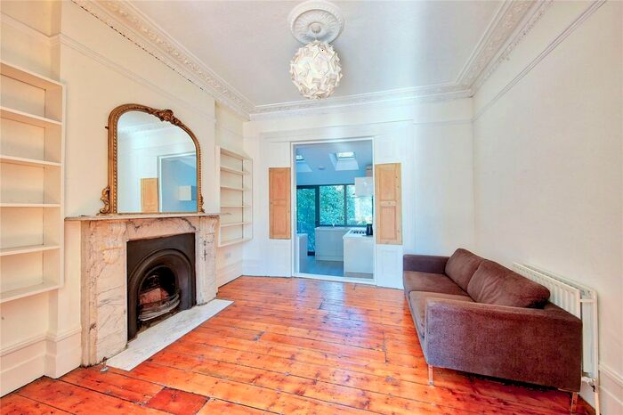 1 Bedroom Flat To Rent In Grafton Square, London, SW4