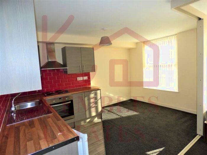 1 Bedroom Studio Flat To Rent In 11 York House, Town Centre, DN1