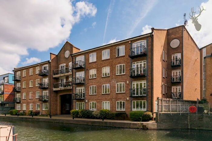 2 Bedroom Flat To Rent In Empire Wharf, Victoria Park, E3