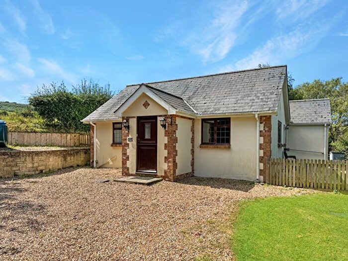 3 Bedroom Bungalow For Sale In Main Road, Chillerton, Newport, PO30