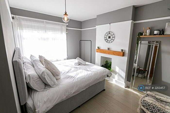 2 Bedroom Detached House To Rent In Buckland Road, Poole, BH12