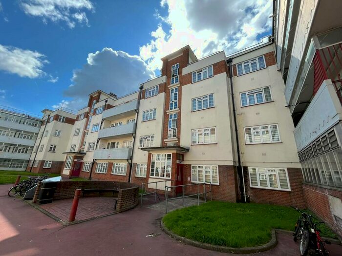 2 Bedroom Flat To Rent In Mountview Court, Turnpike Lane, N8