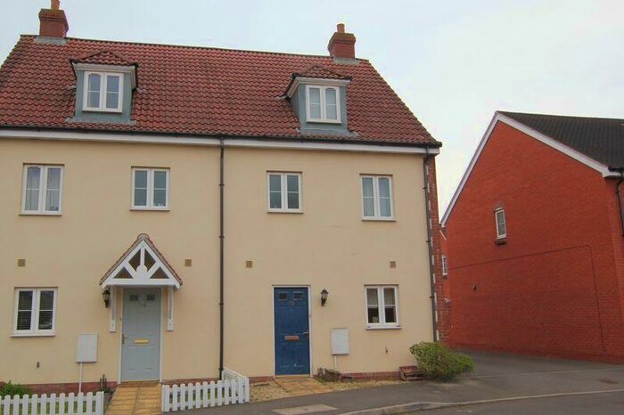 4 Bedroom Semi-Detached House To Rent In Linnet Lane, Melksham, SN12