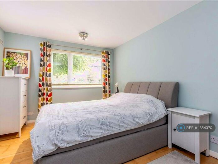 2 Bedroom Flat To Rent In Cairns Road, Bristol, BS6