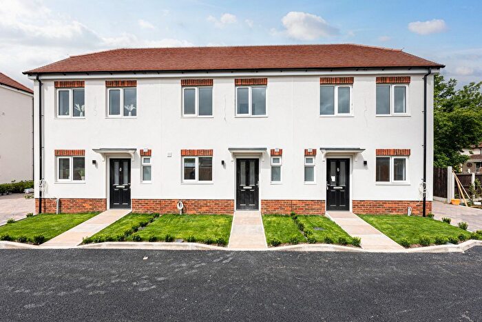 2 Bedroom End Terrace House For Sale In Eastwoodbury Lane, Southend-On-Sea, SS2