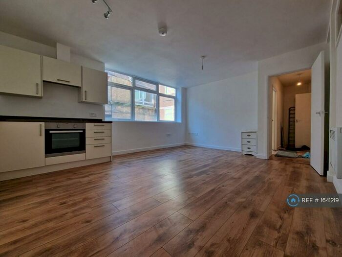 2 Bedroom Flat To Rent In Mae Apartments, Nuneaton, CV11