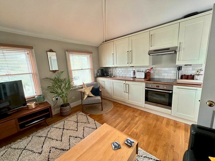 2 Bedroom Flat To Rent In Clarence Road, Windsor, SL4