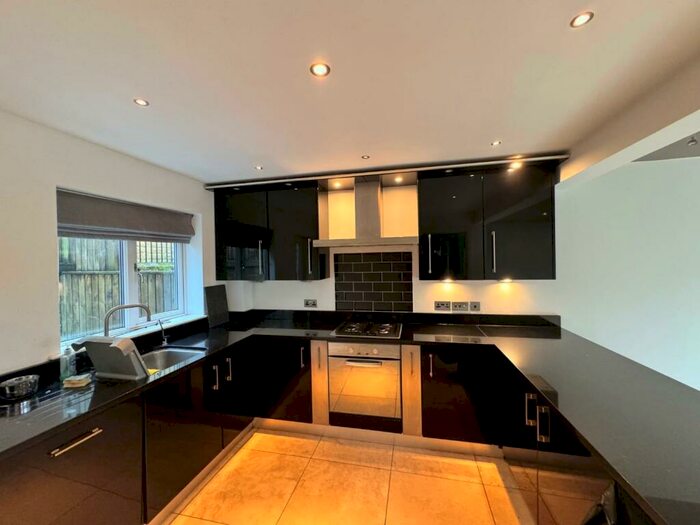 3 Bedroom House To Rent In Moorbottom Lane, Bingley, BD16