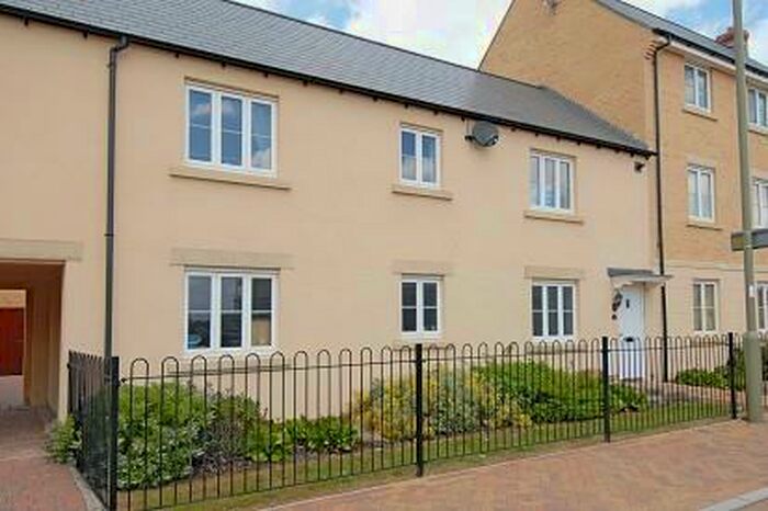 2 Bedroom Maisonette To Rent In Carterton, Oxfordshire, OX18
