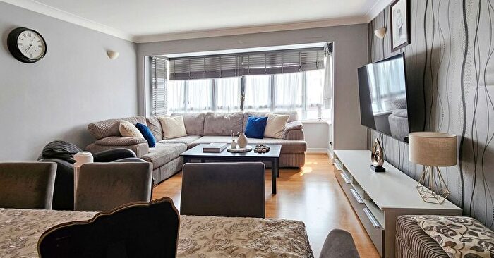 2 Bedroom Flat For Sale In Admiral Walk, Falcon Lodge Admiral Walk, W9