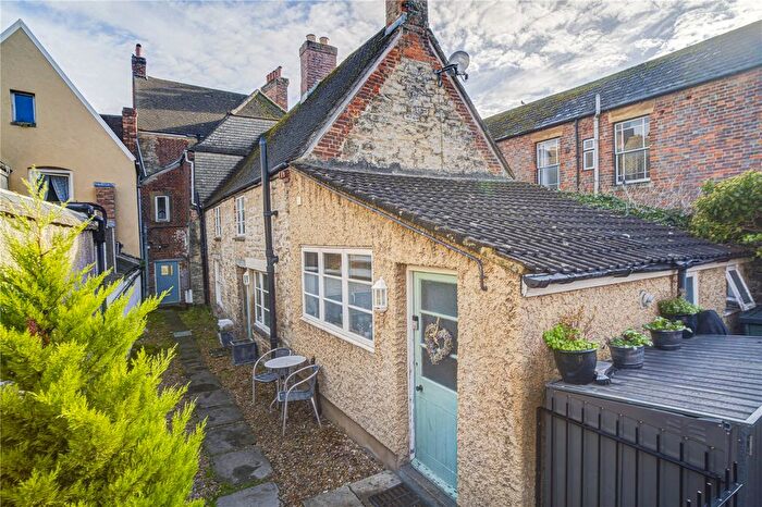 2 Bedroom Semi Detached House For Sale In High Street, Old Town, Swindon, Wiltshire, SN1