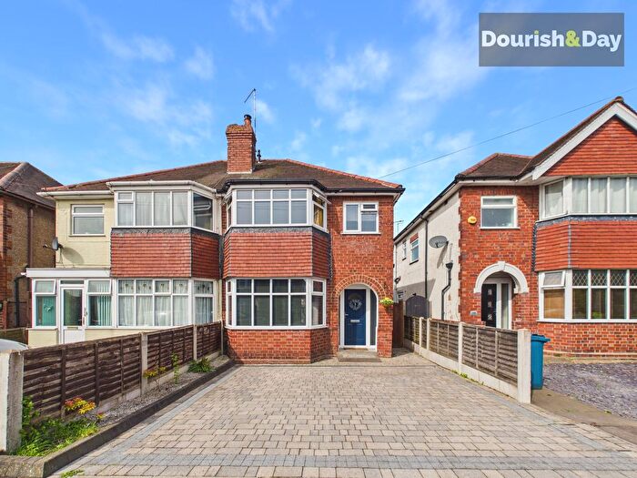 3 Bedroom Semi-Detached House For Sale In Oxford Gardens, Stafford, ST16