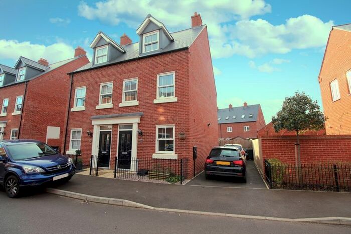 3 Bedroom Semi-Detached House To Rent In Hazelwick Drive, Great Denham, MK40