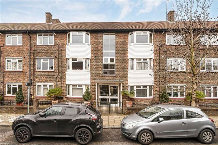 2 Bedroom Flat To Rent In Reedworth Street, Kennington, SE11