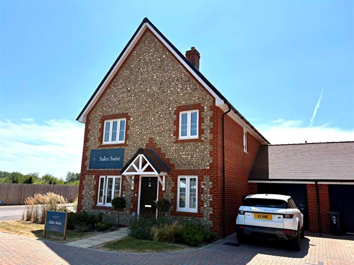 4 Bedroom Detached House To Rent In Eastergate, Chichester, PO20