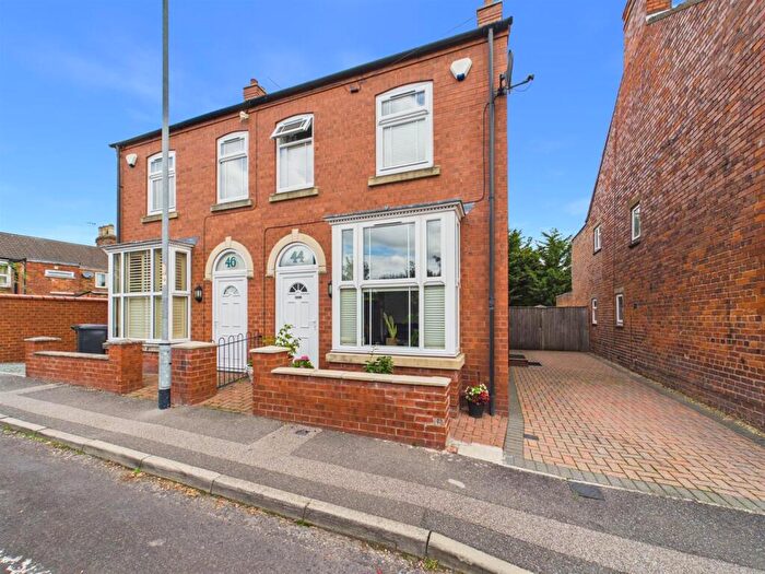 3 Bedroom Semi-Detached House For Sale In Hawthorne Avenue, Louth, LN11