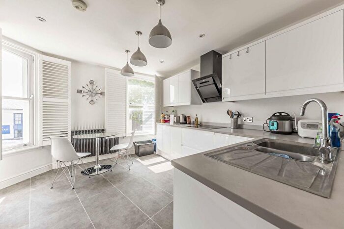 2 Bedroom Flat To Rent In Kew Road, Kew, Richmond, TW9