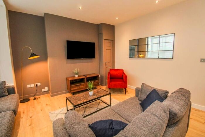 2 Bedroom Flat To Rent In Laurier Road, London, NW5